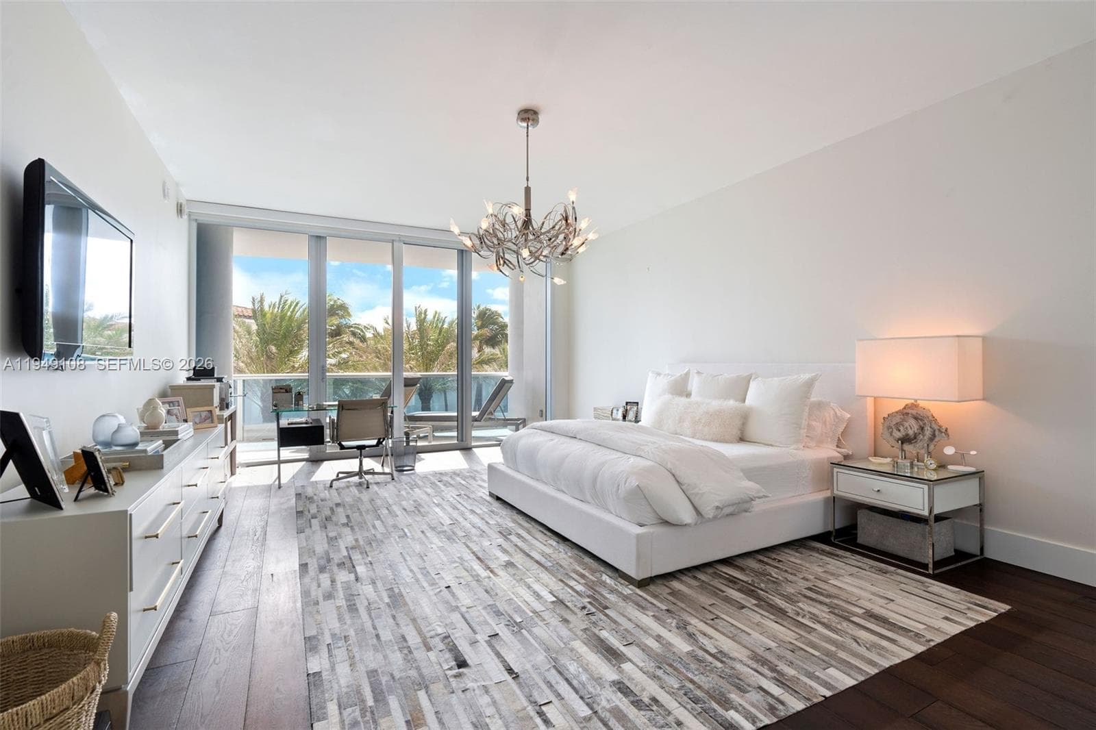A11949108 — Miami Beach — 22
