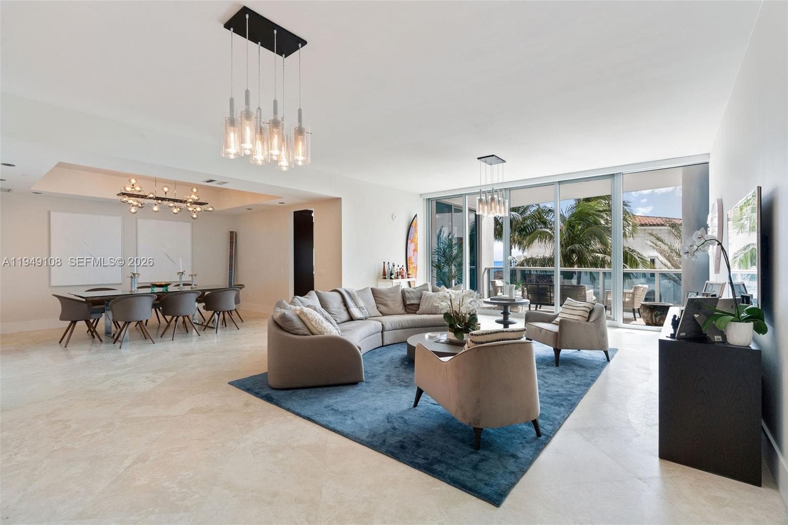 A11949108 — Miami Beach