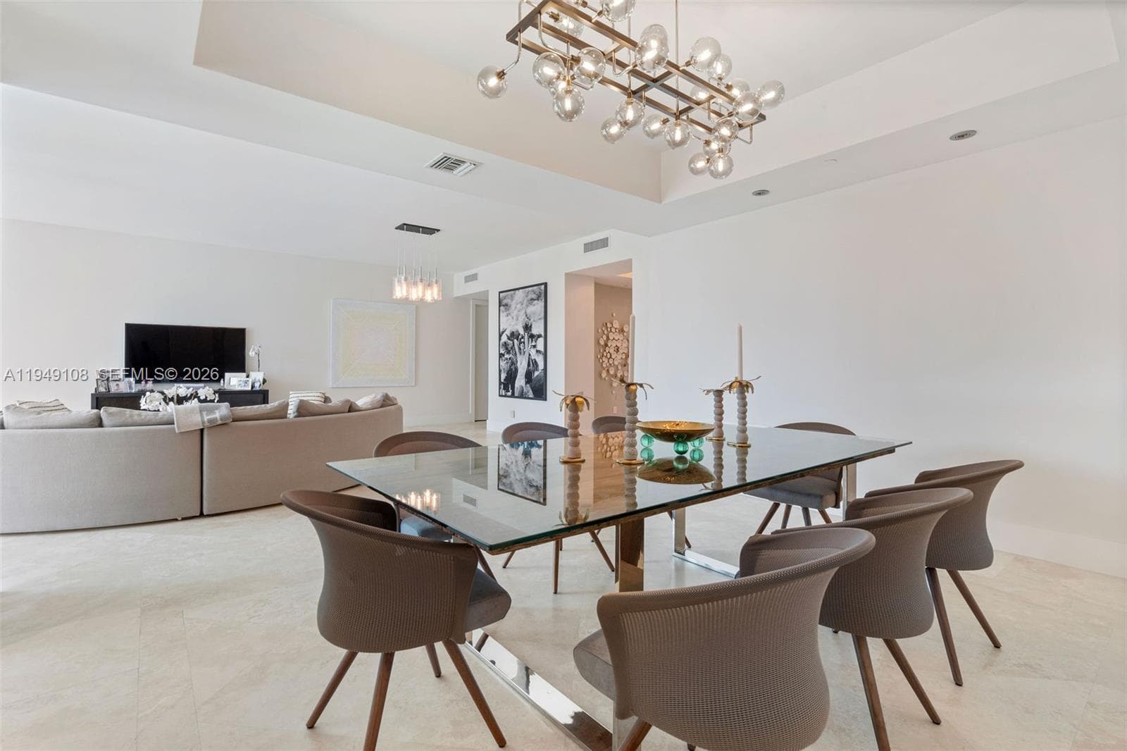 A11949108 — Miami Beach — 20