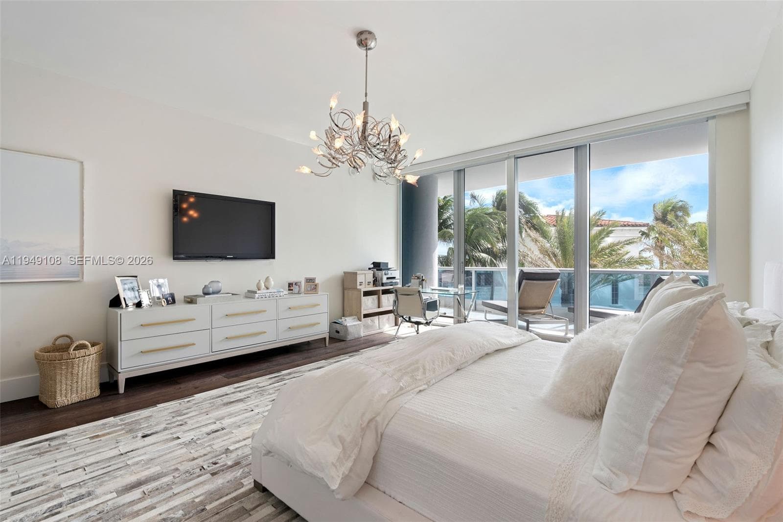 A11949108 — Miami Beach — 24