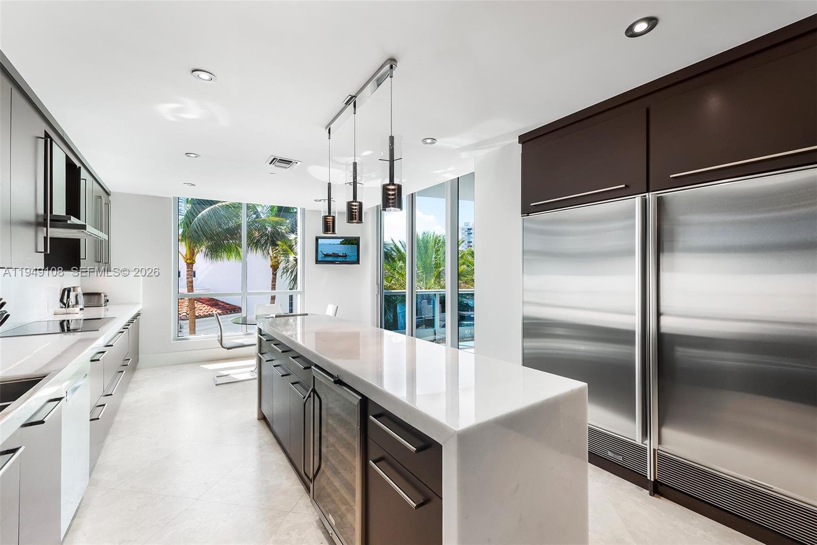 A11949108 — Miami Beach — 18