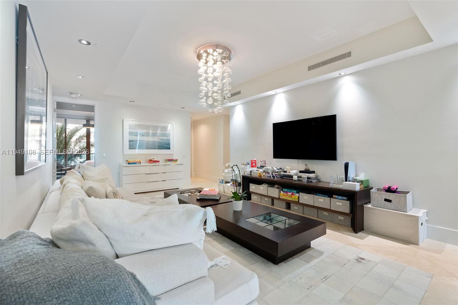 A11949108 — Miami Beach — 15