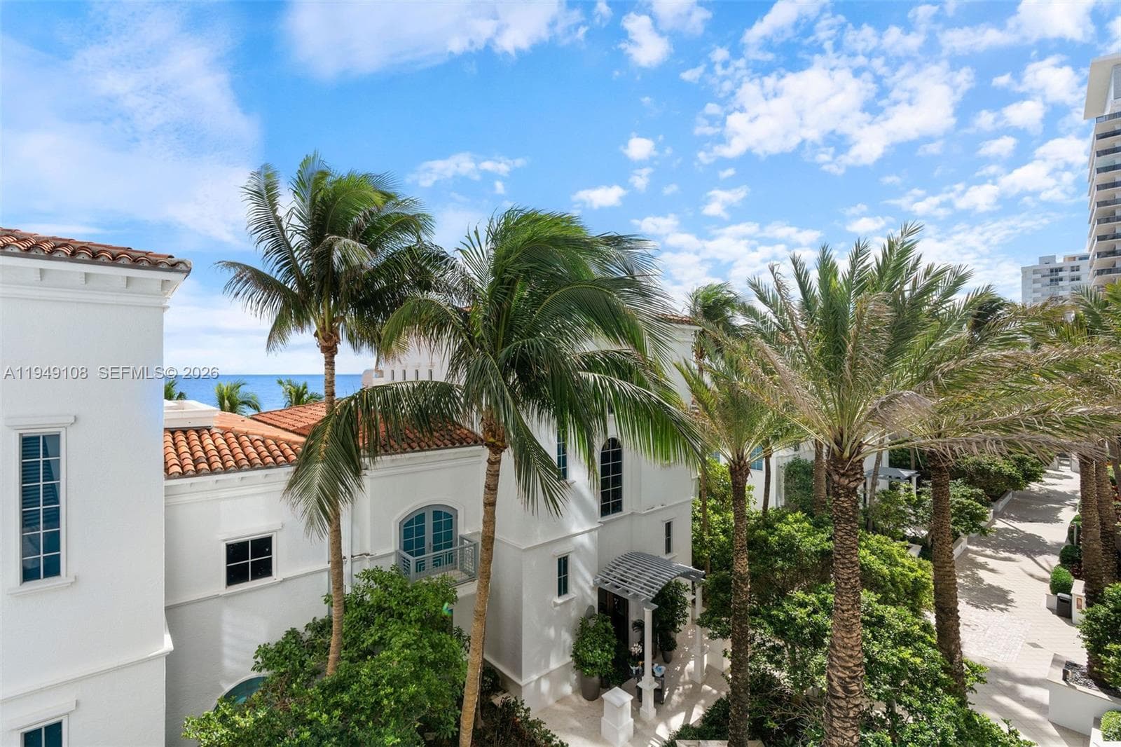 A11949108 — Miami Beach — 11