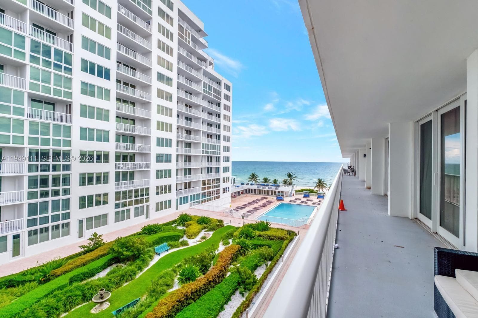A11949111 — Miami Beach — 22
