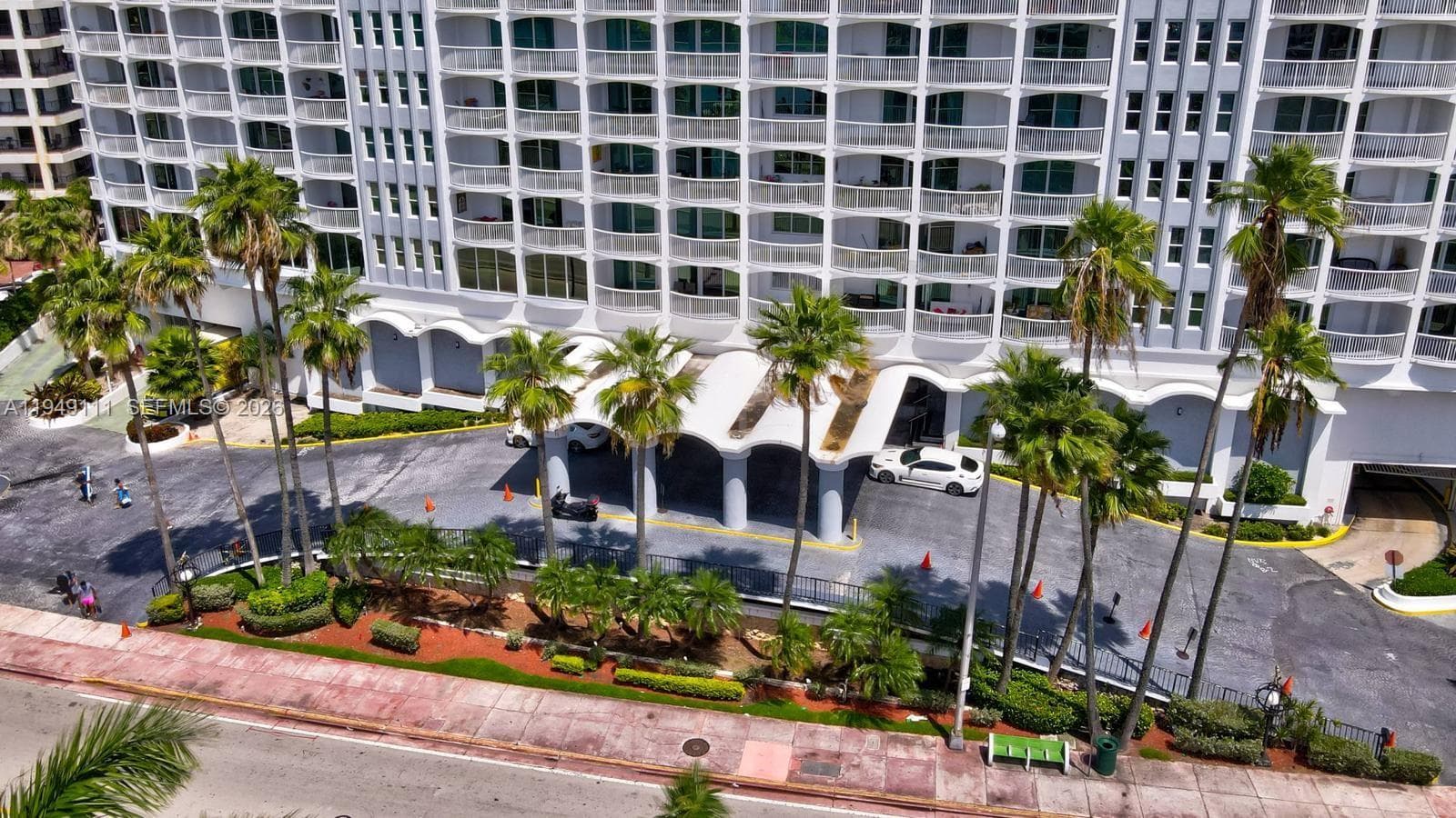 A11949111 — Miami Beach — 30
