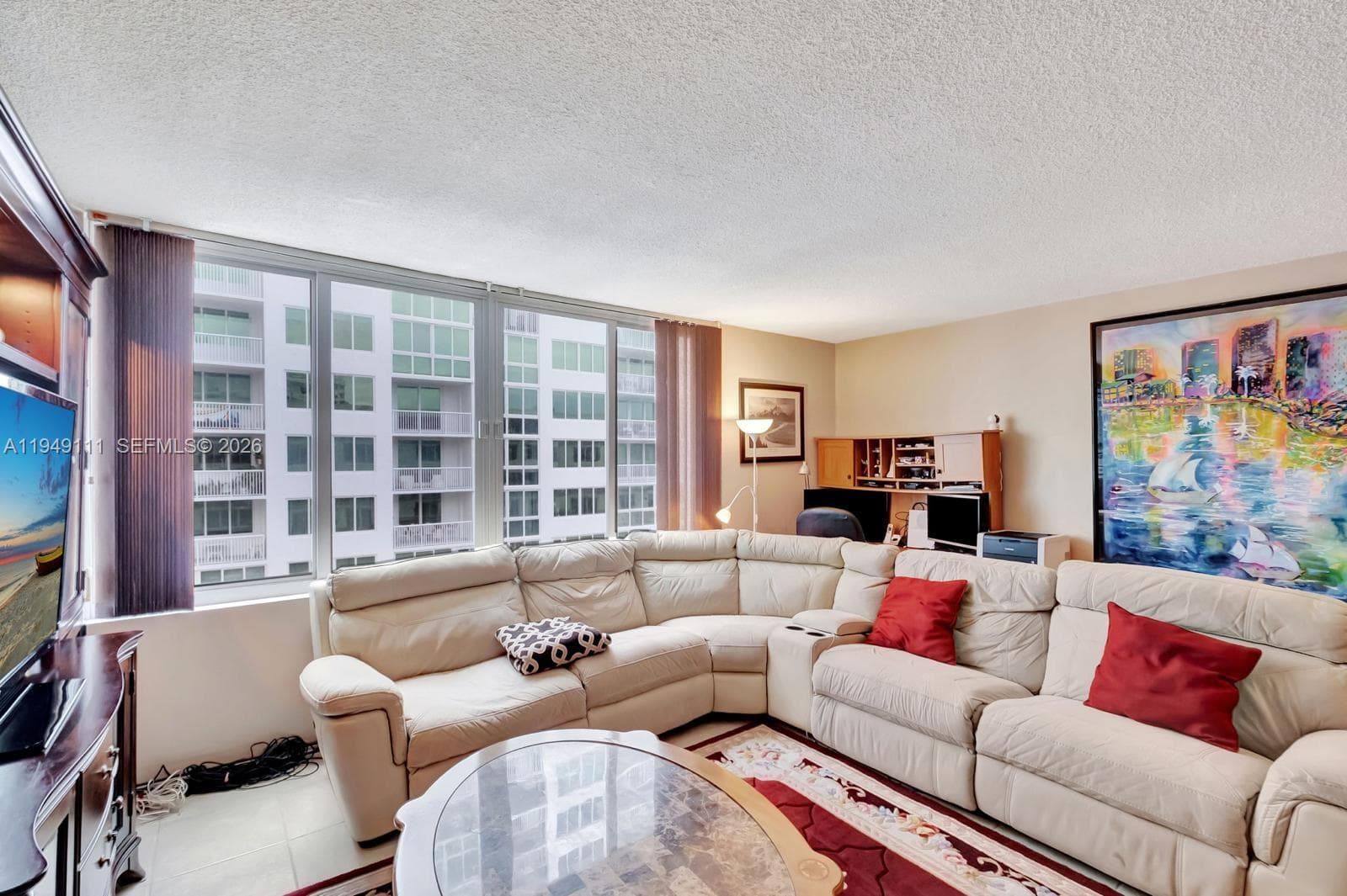 A11949111 — Miami Beach — 19