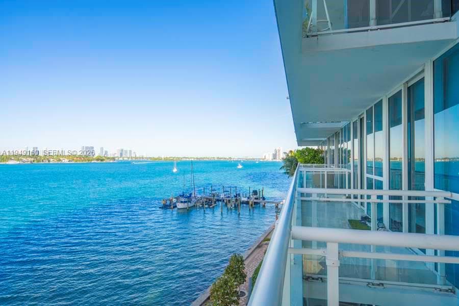 A11949160 — Miami Beach — 6