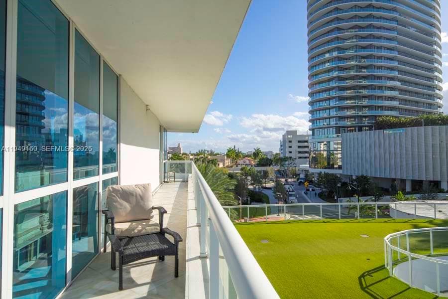 A11949160 — Miami Beach — 22