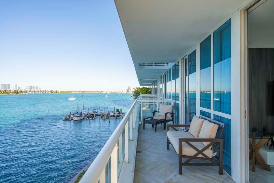 A11949160 — Miami Beach — 7