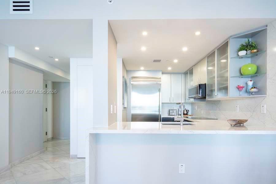 A11949160 — Miami Beach — 9