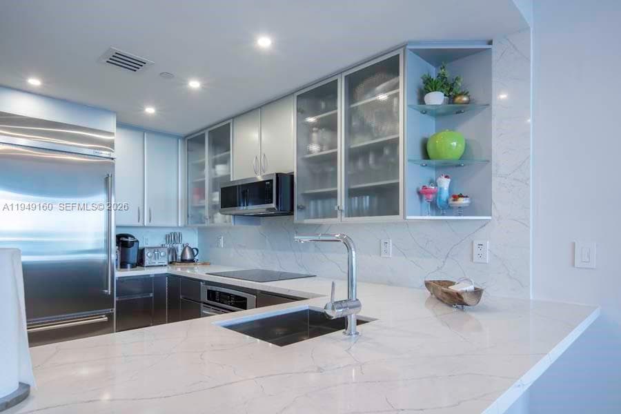 A11949160 — Miami Beach — 10