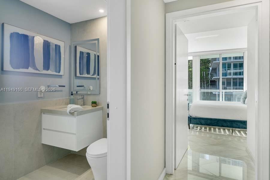 A11949160 — Miami Beach — 21
