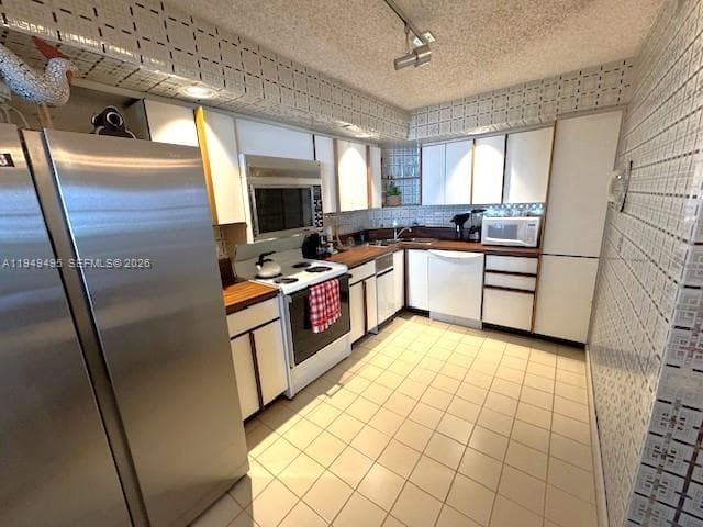A11949495 — Miami Beach — 6