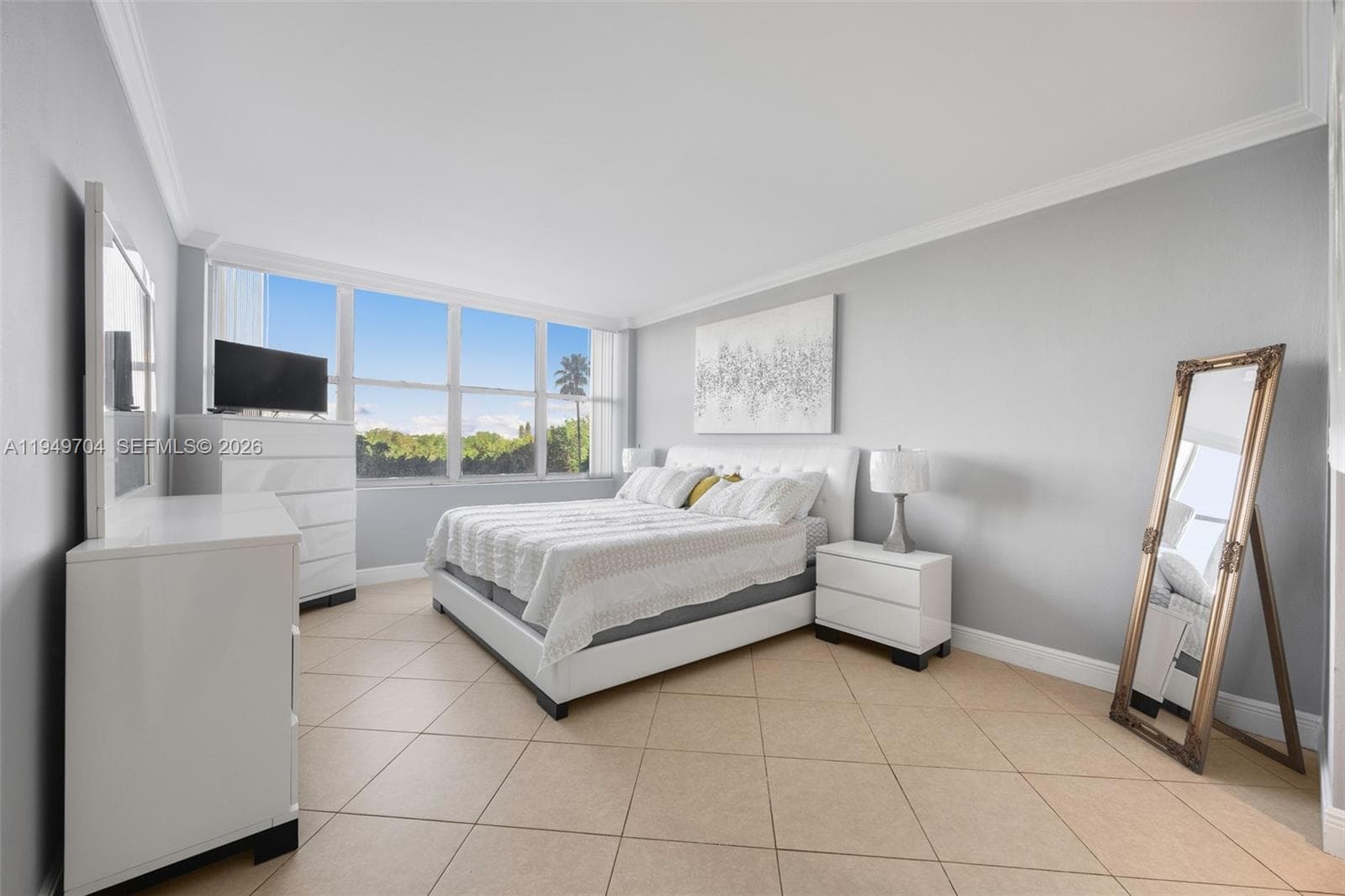 A11949704 — Miami Beach — 6