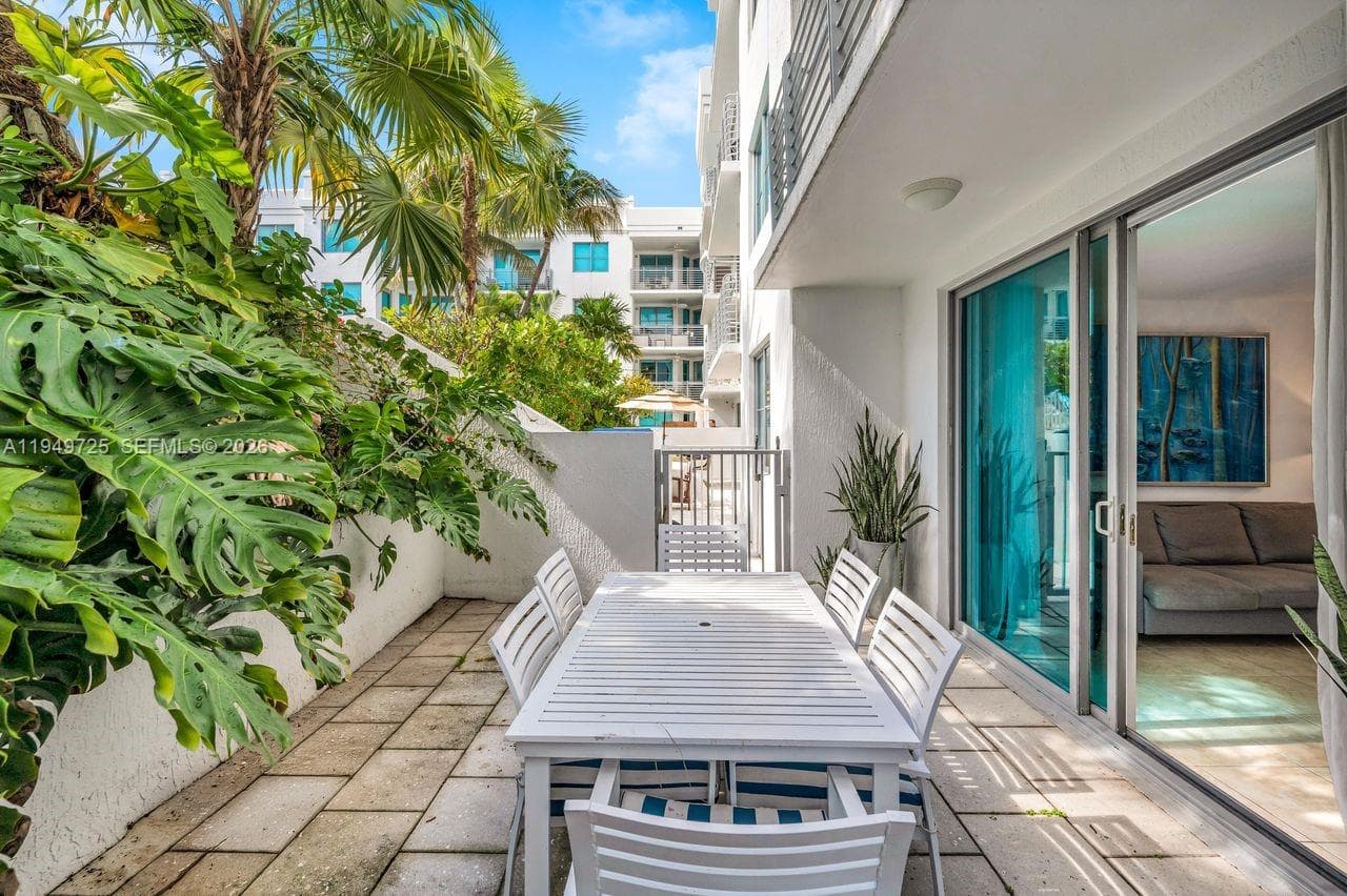 A11949725 — Miami Beach — 10