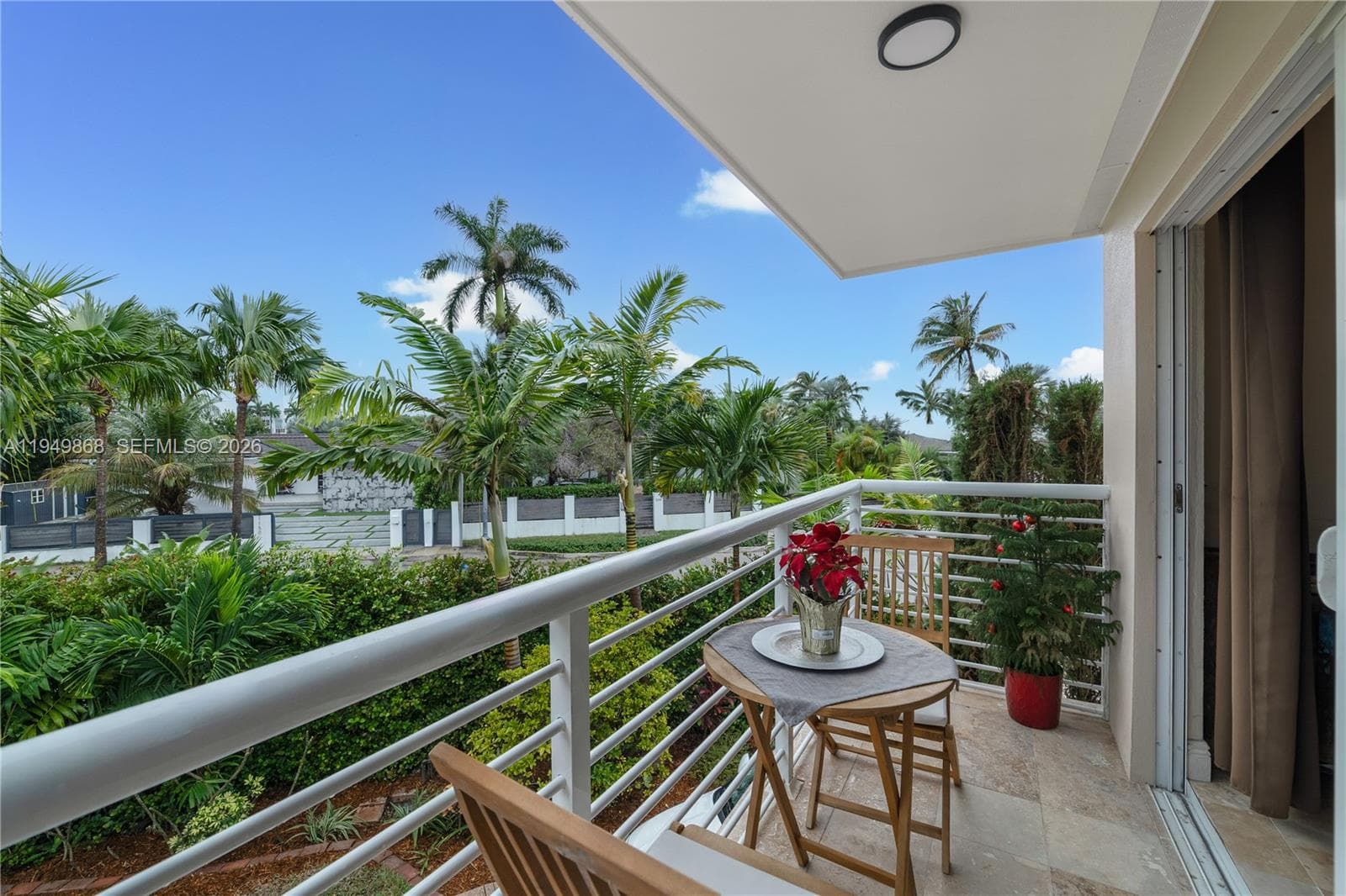 A11949868 — Miami Beach — 16
