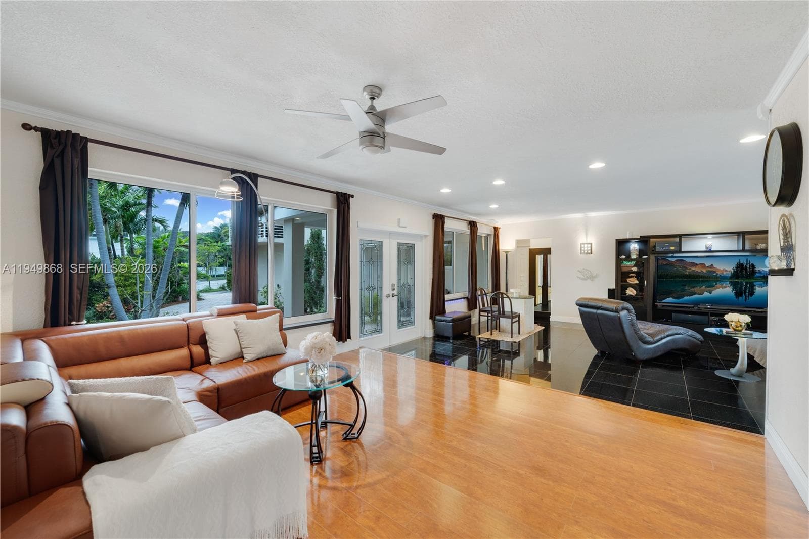 A11949868 — Miami Beach — 7