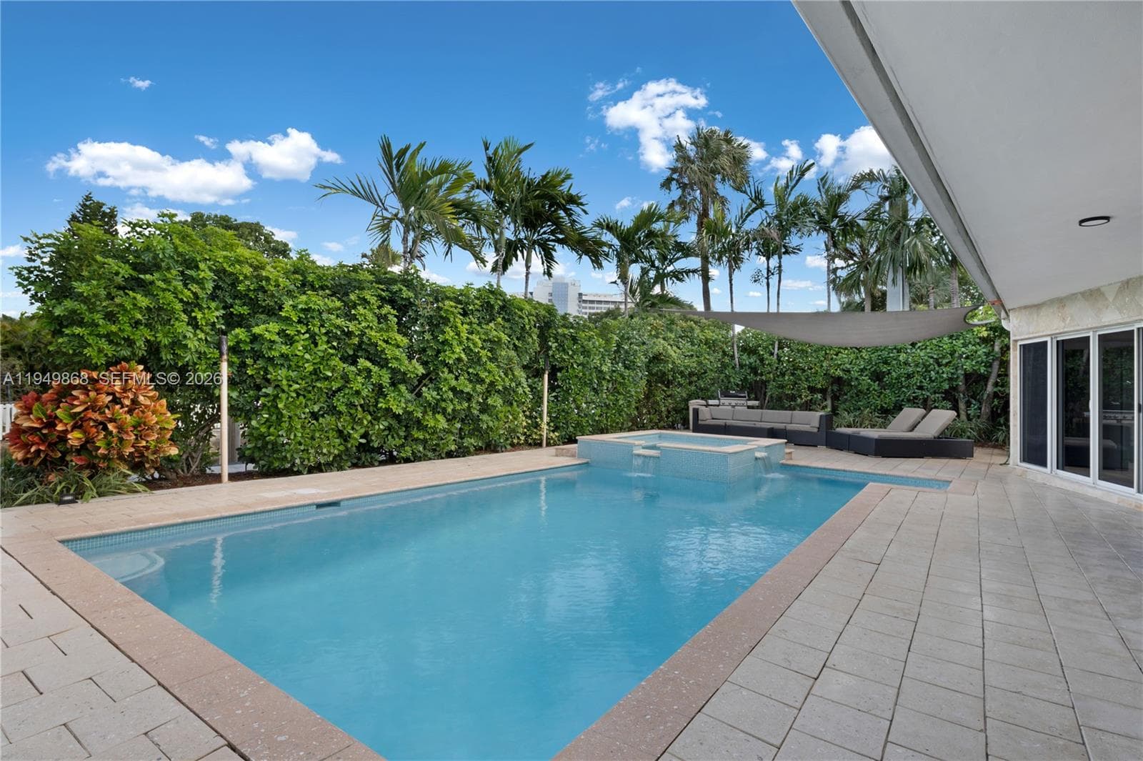 A11949868 — Miami Beach — 3