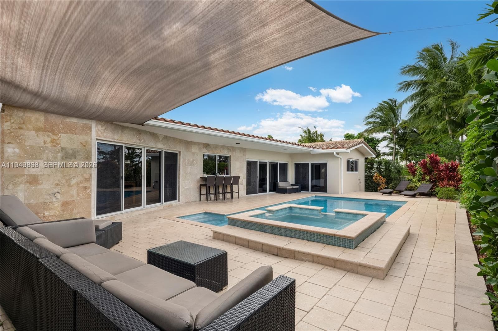 A11949868 — Miami Beach — 20