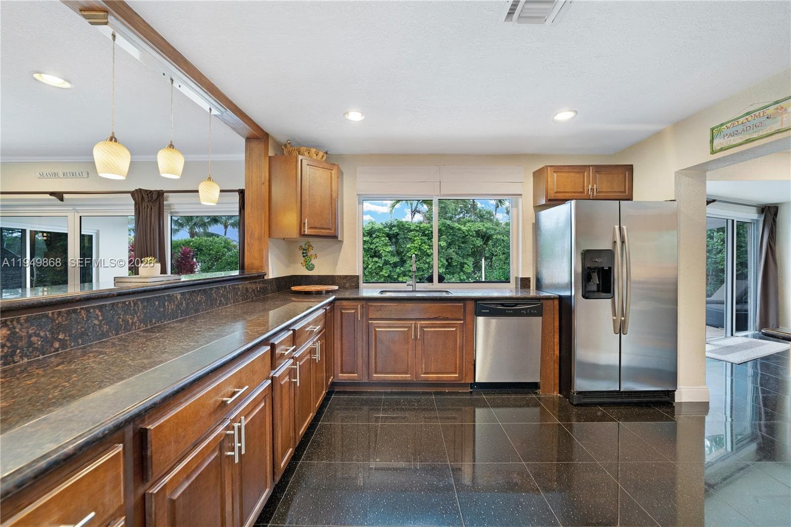 A11949868 — Miami Beach — 10