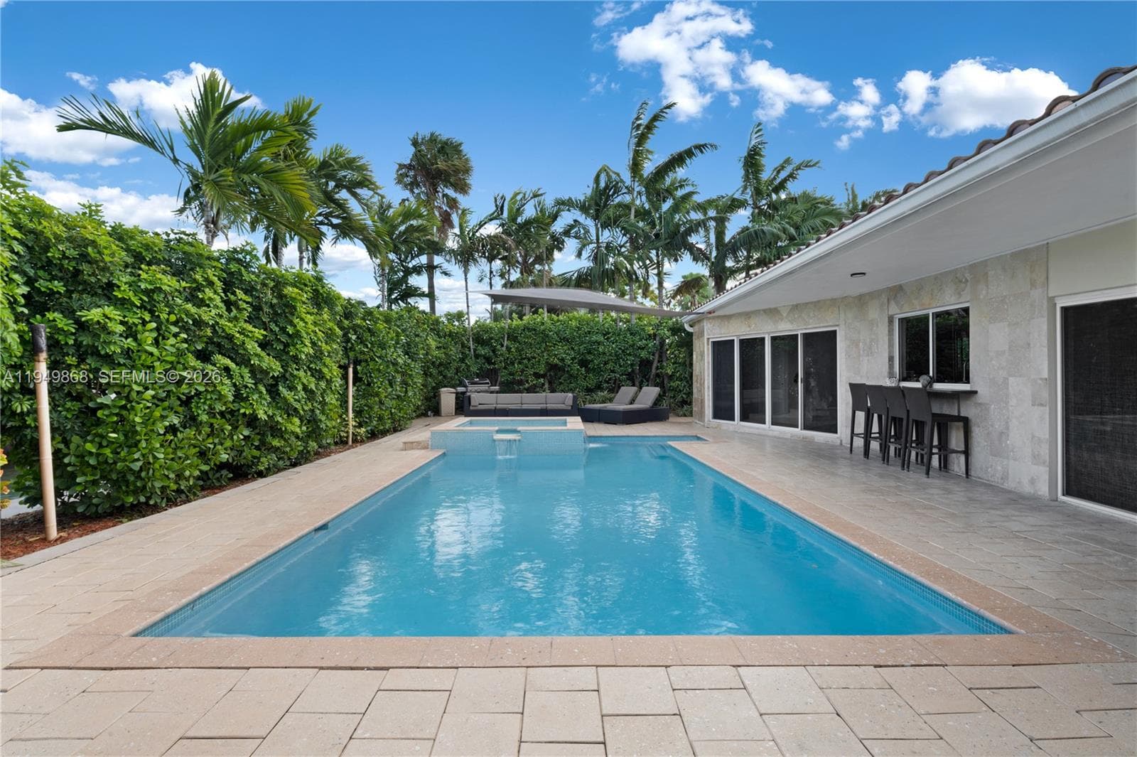 A11949868 — Miami Beach — 19