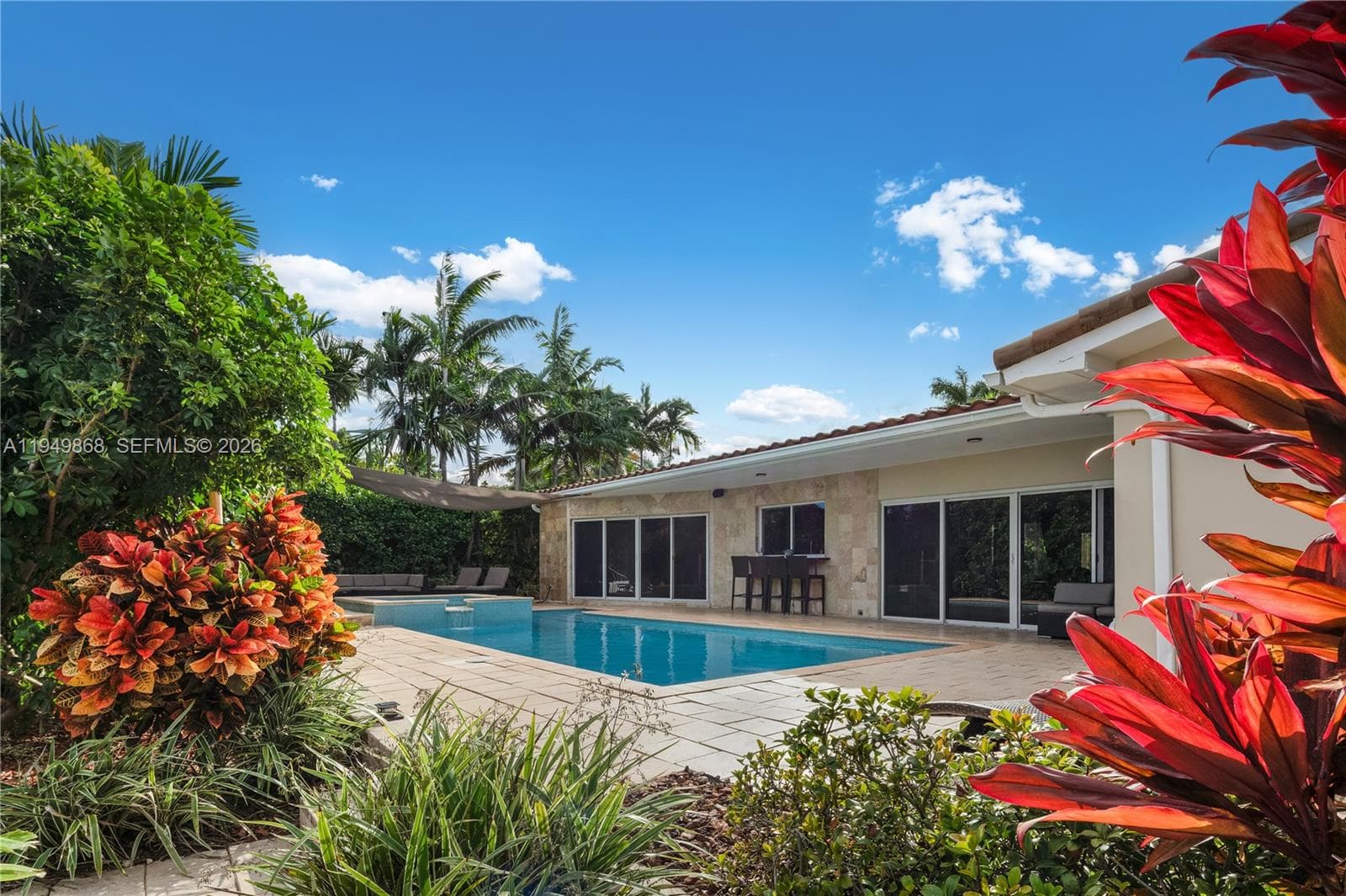 A11949868 — Miami Beach — 4