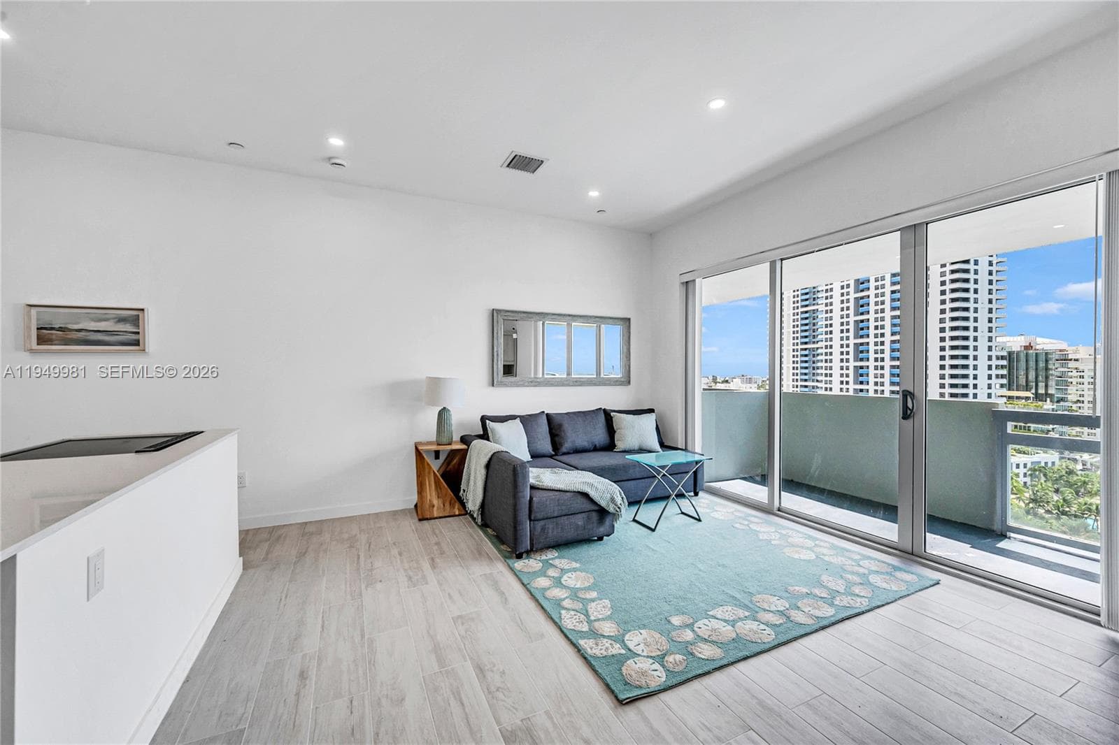 A11949981 — Miami Beach — 27