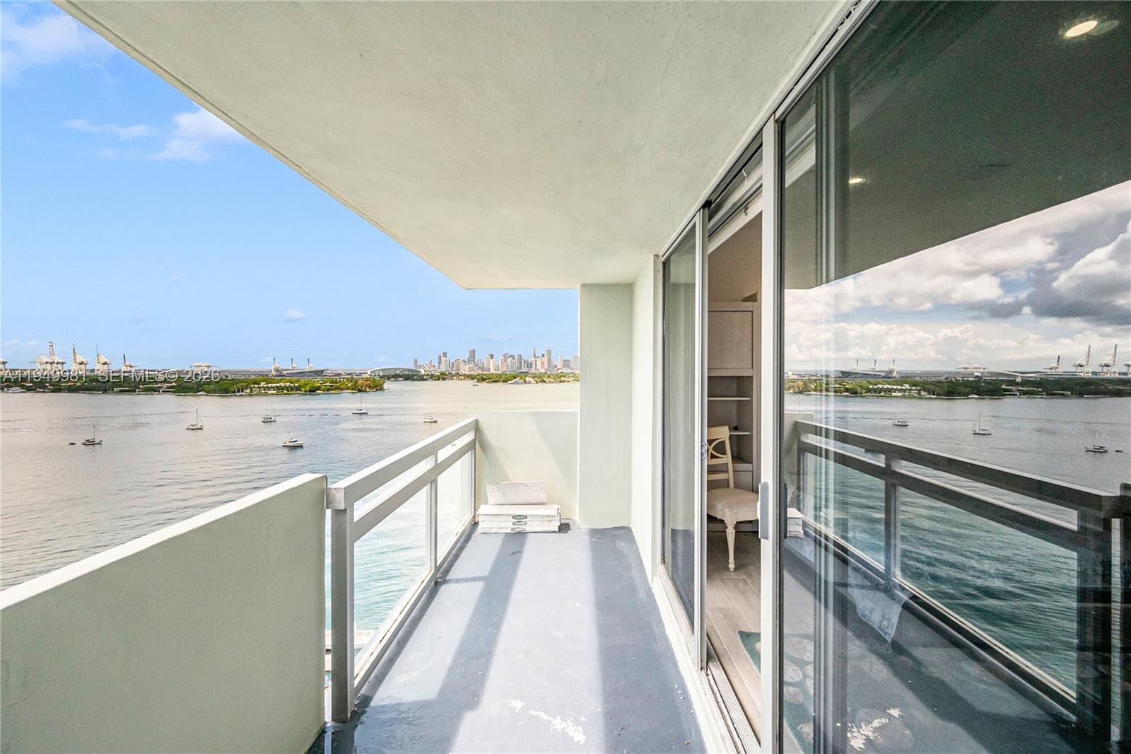 A11949981 — Miami Beach — 2