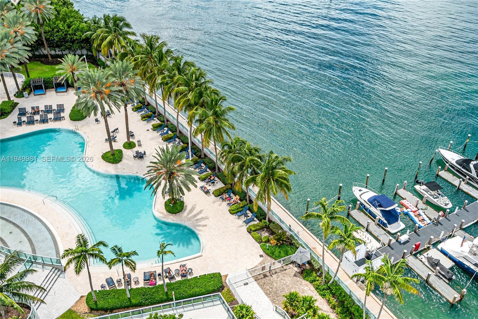 A11949981 — Miami Beach — 16