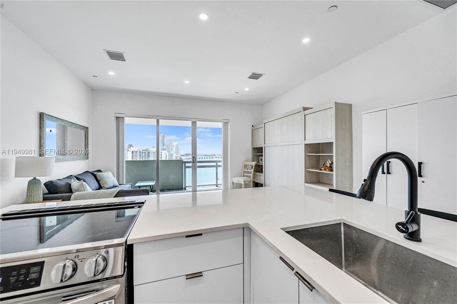 A11949981 — Miami Beach — 32