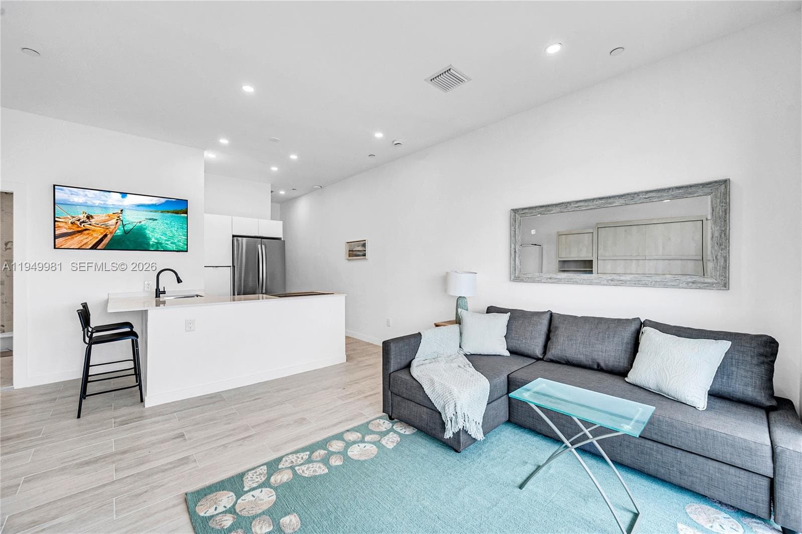 A11949981 — Miami Beach — 28