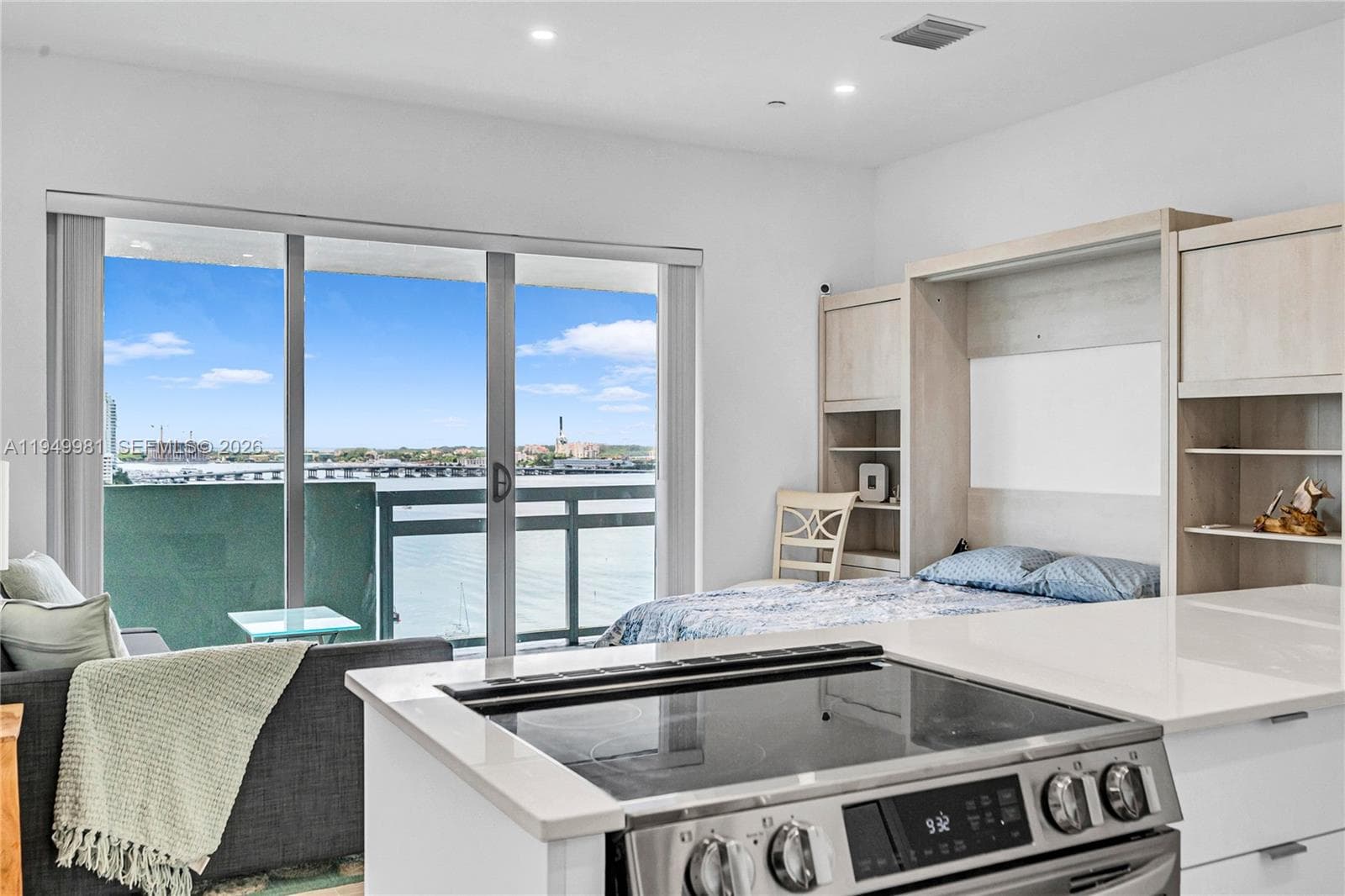 A11949981 — Miami Beach — 10
