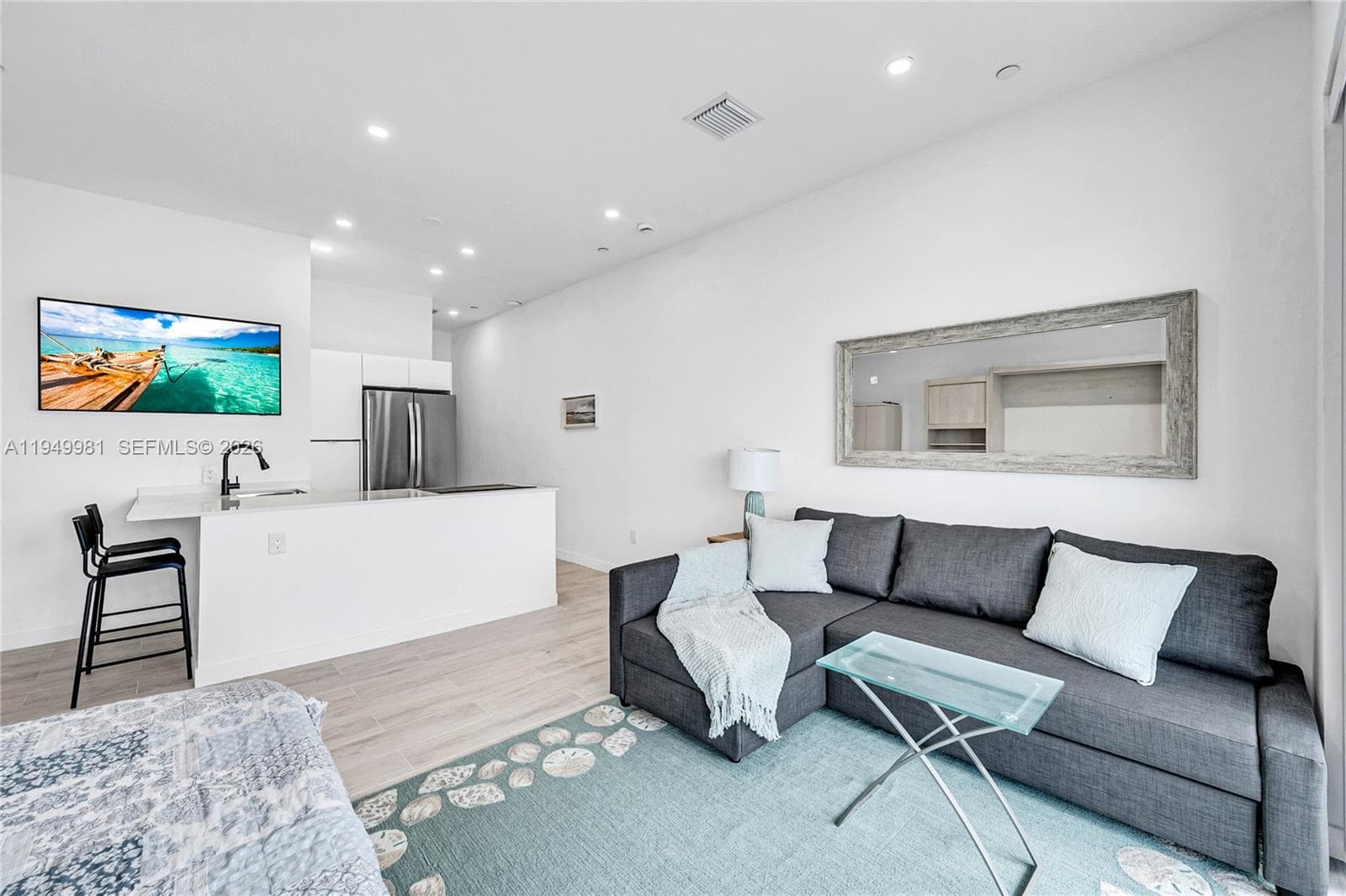 A11949981 — Miami Beach — 14