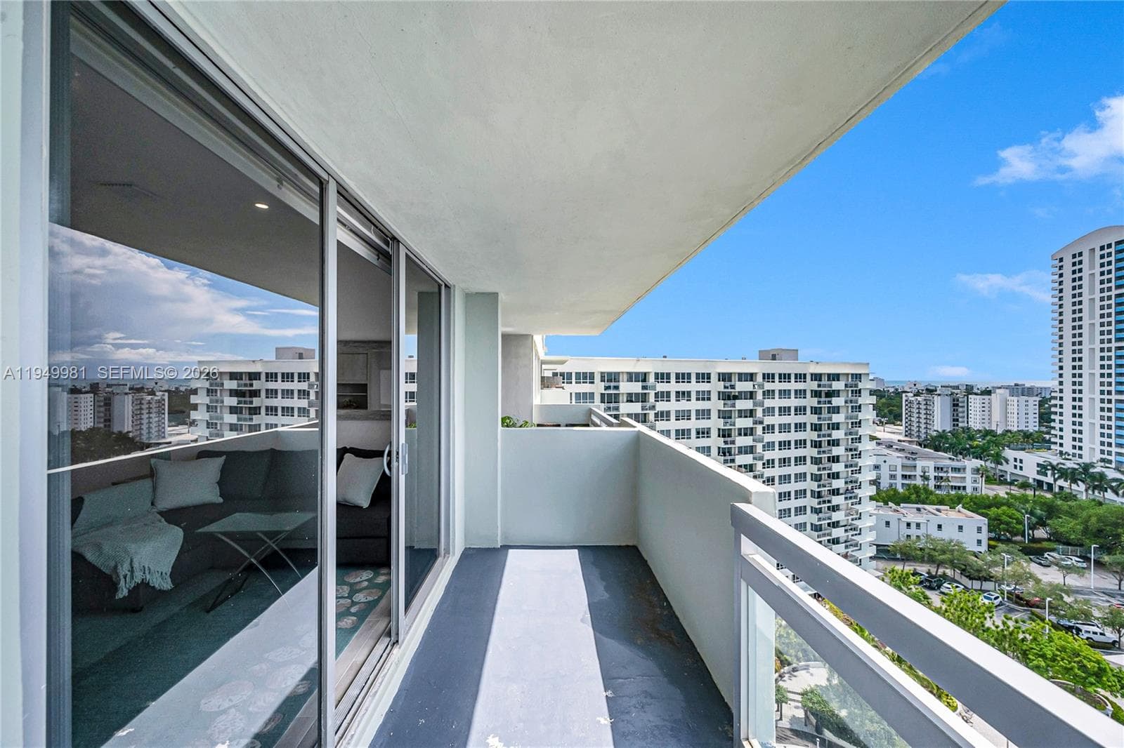 A11949981 — Miami Beach — 18