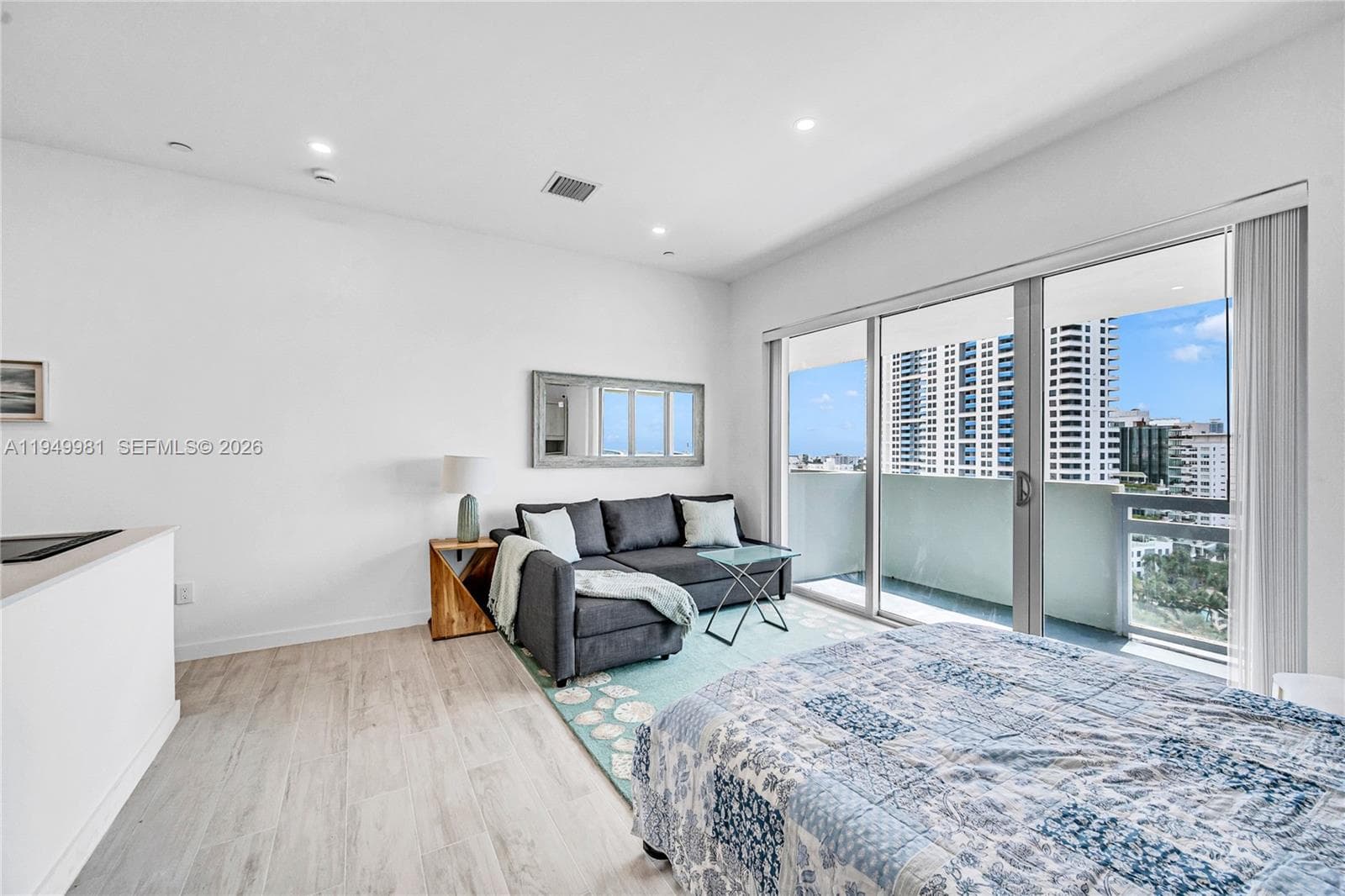 A11949981 — Miami Beach — 19