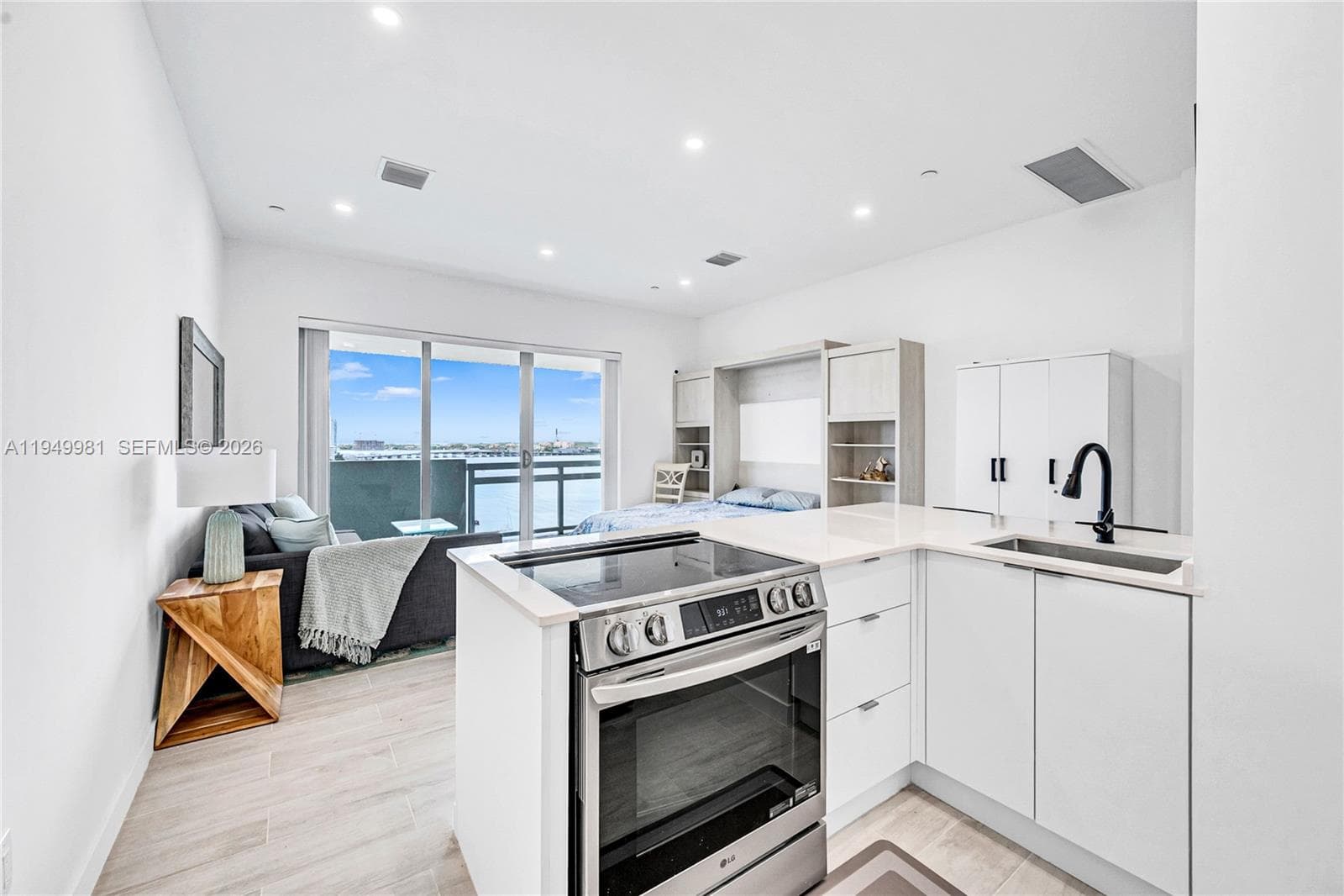 A11949981 — Miami Beach — 8