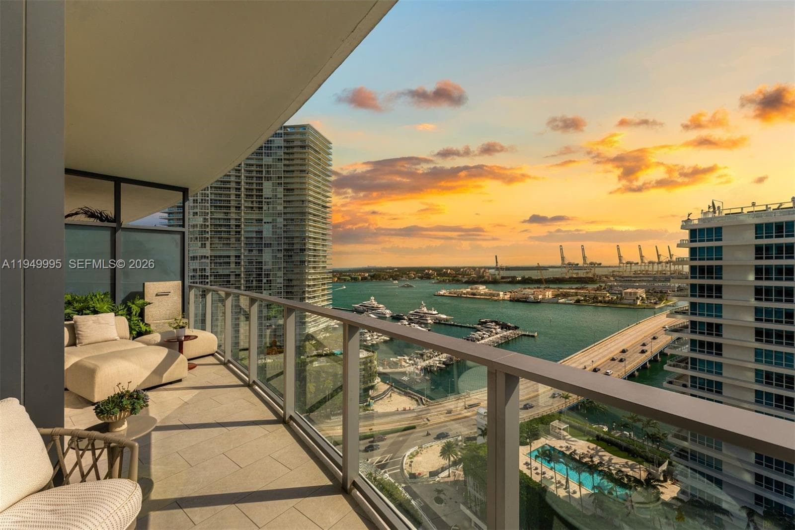 A11949995 — Miami Beach
