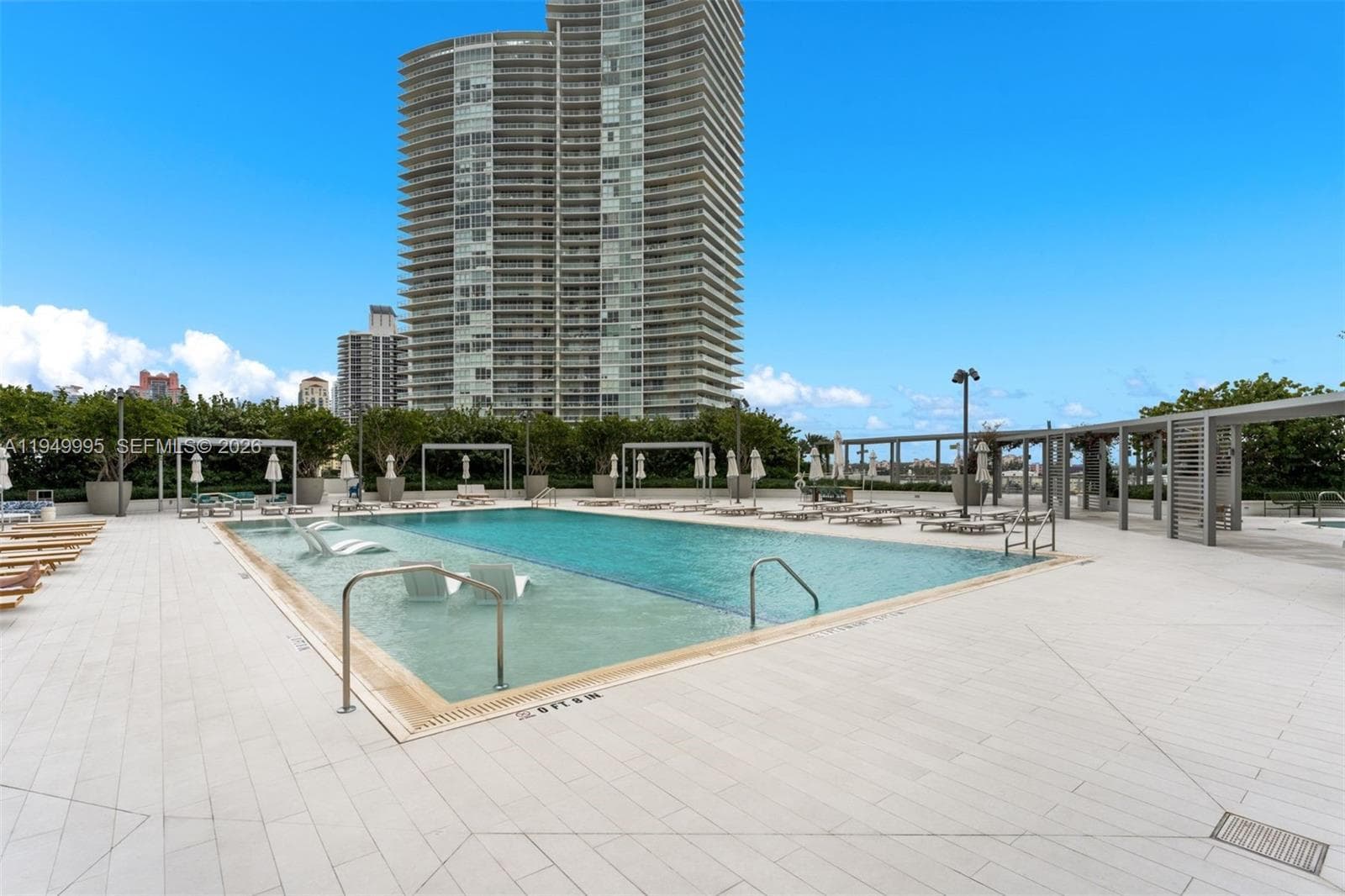 A11949995 — Miami Beach — 24