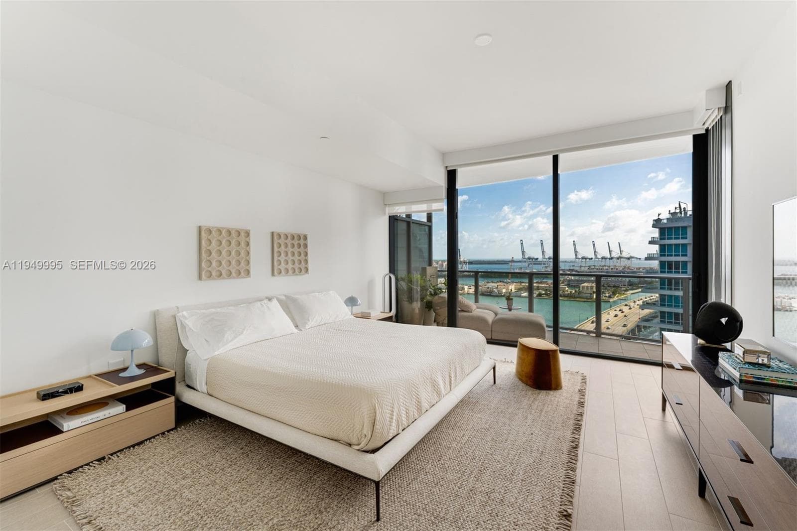 A11949995 — Miami Beach — 10
