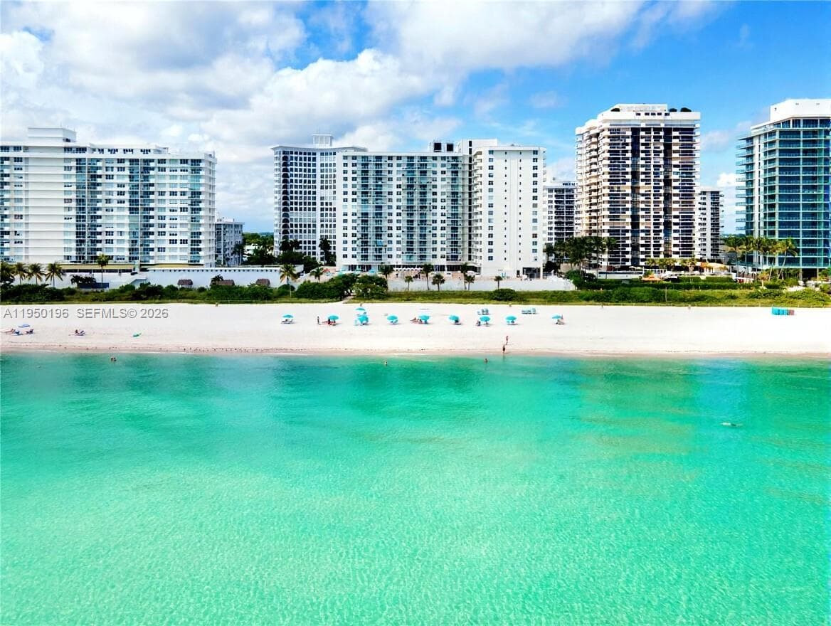 A11950196 — Miami Beach — 46