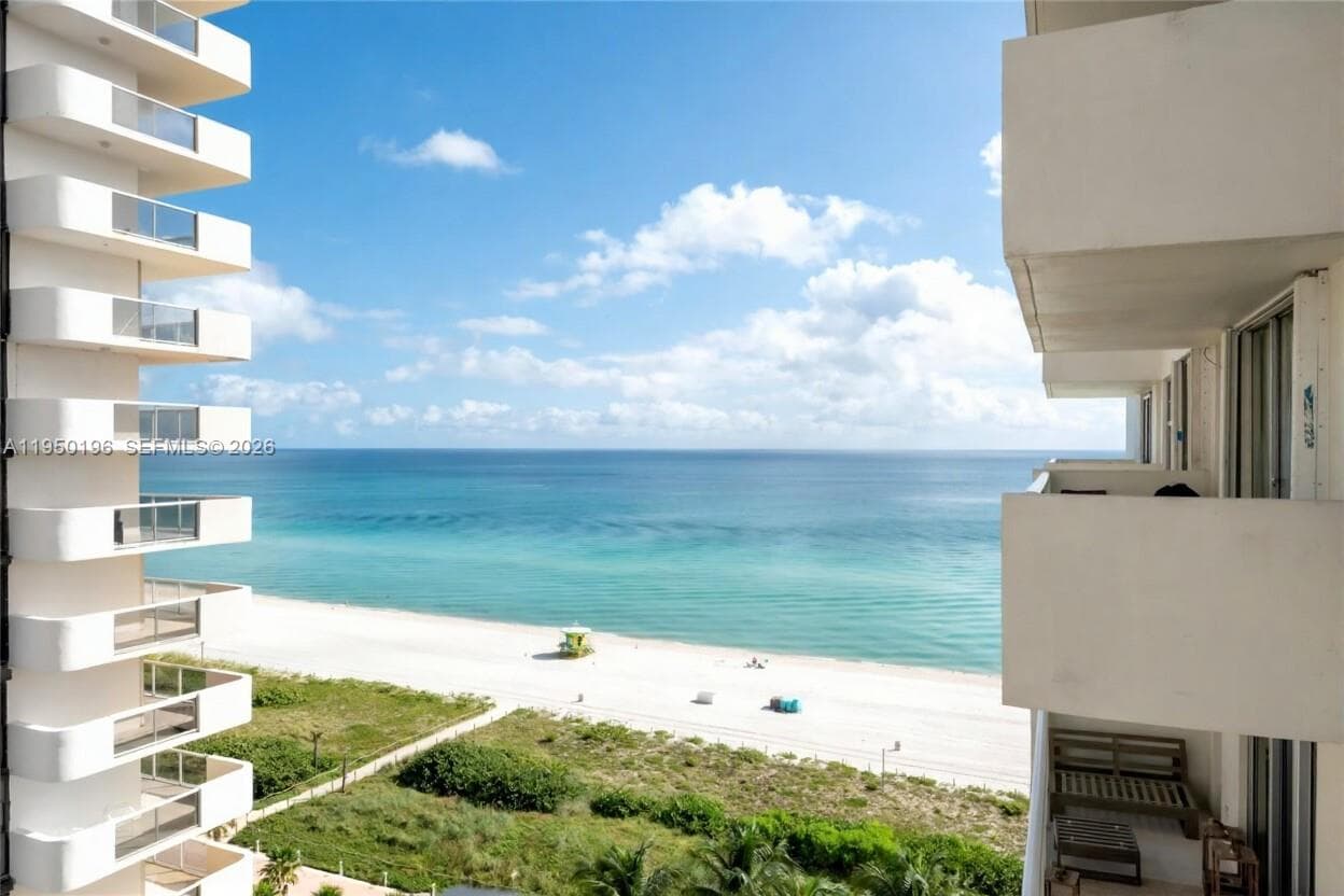 A11950196 — Miami Beach — 36