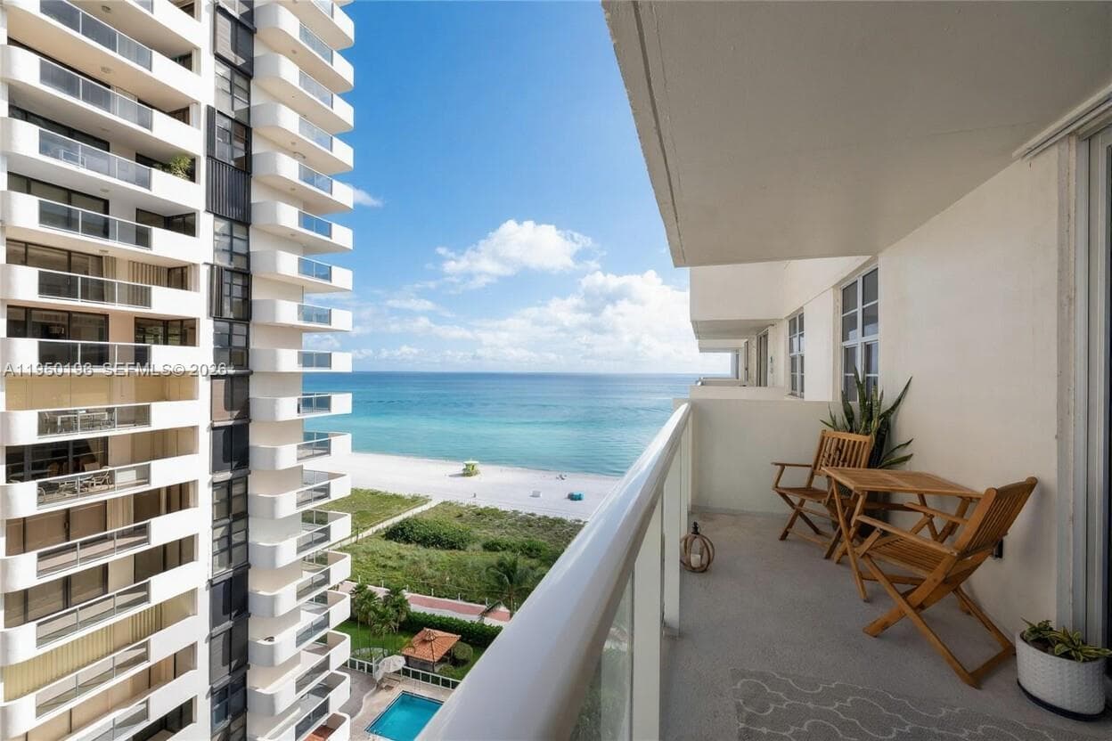 A11950196 — Miami Beach — 37