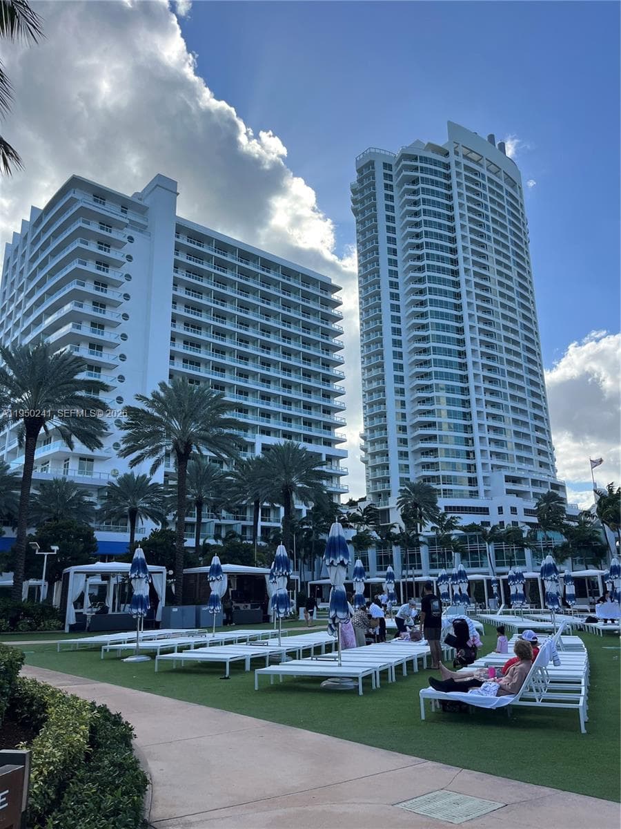A11950241 — Miami Beach — 2