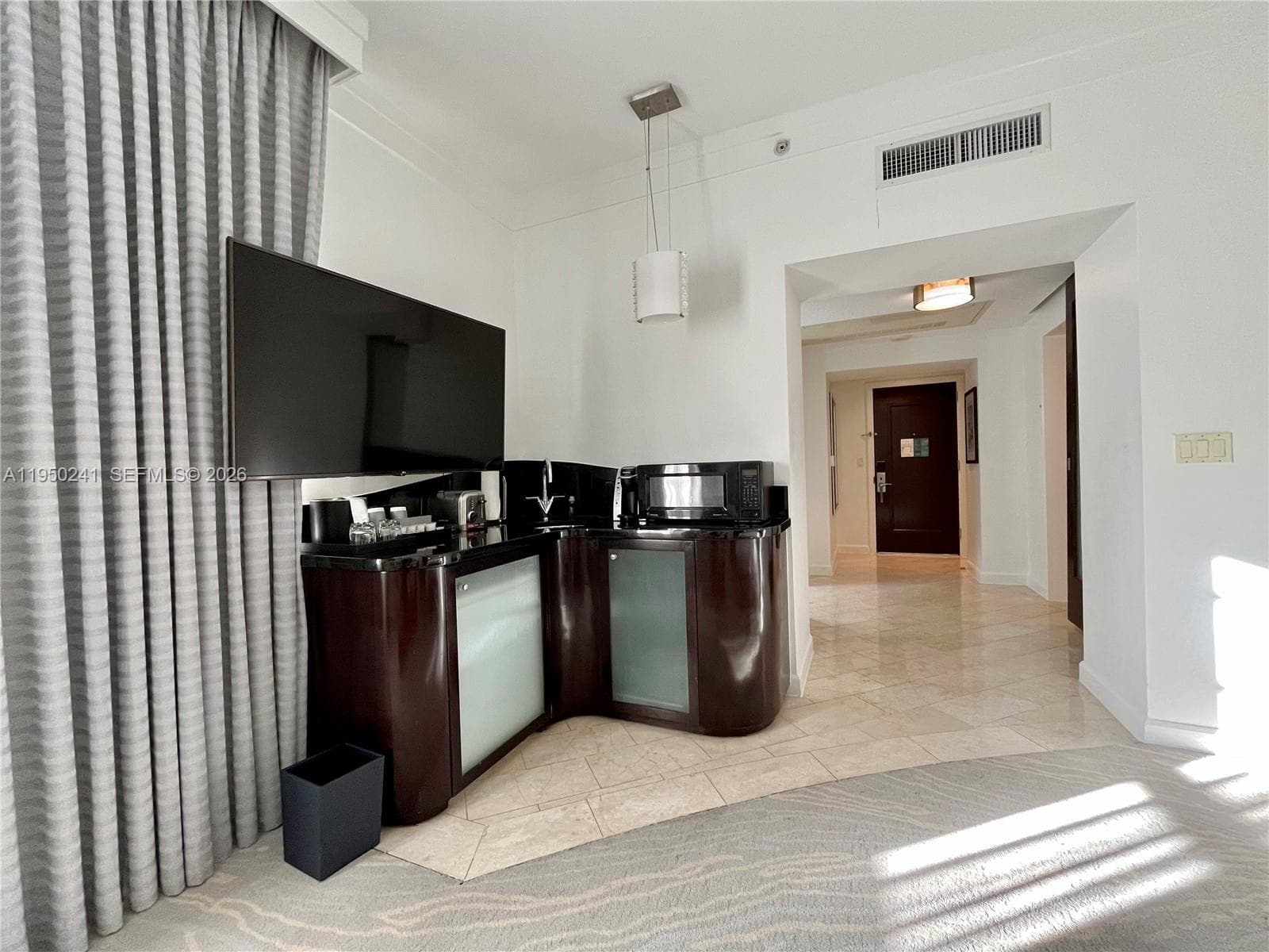 A11950241 — Miami Beach — 12