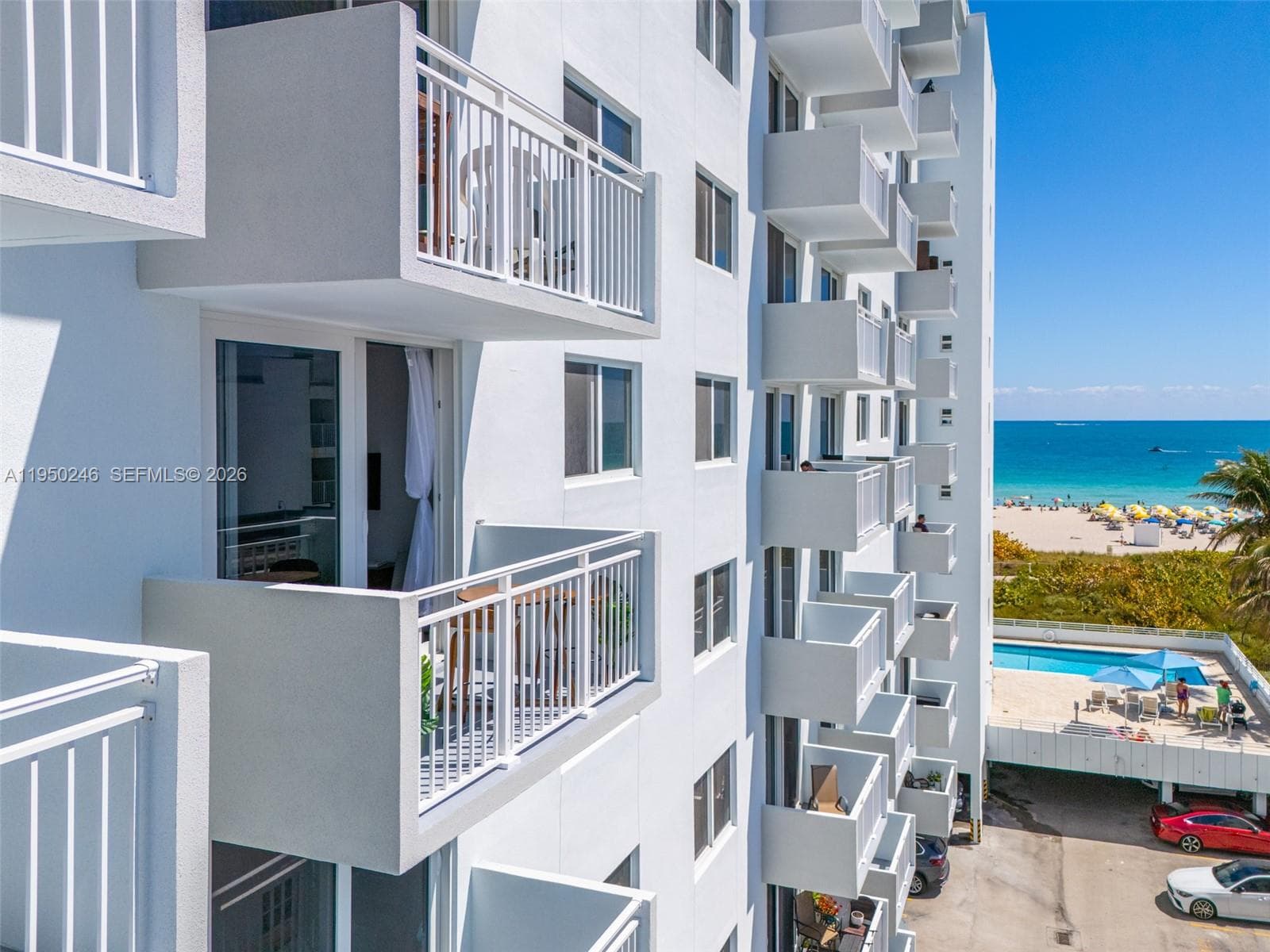 A11950246 — Miami Beach — 2