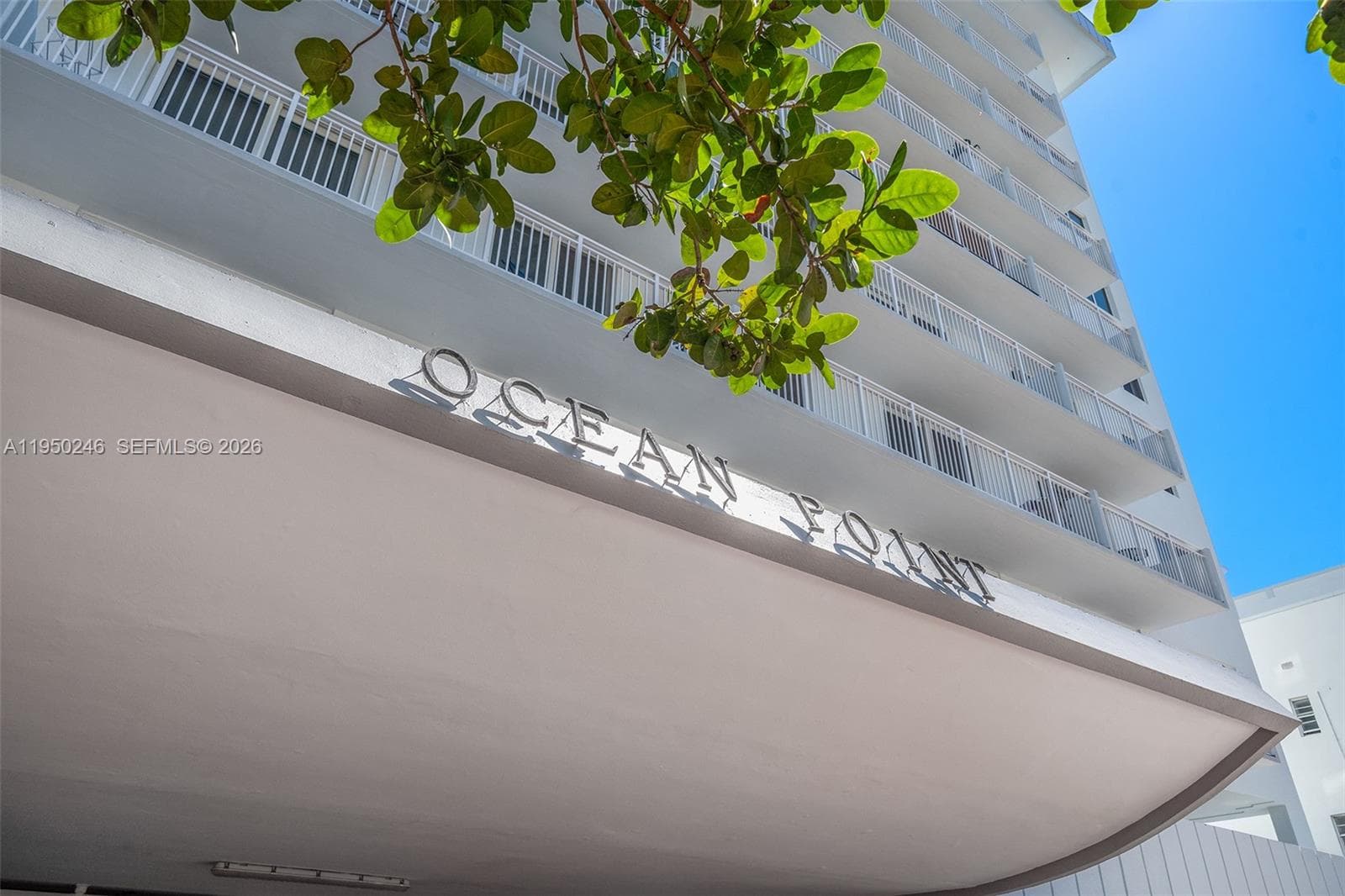 A11950246 — Miami Beach — 19