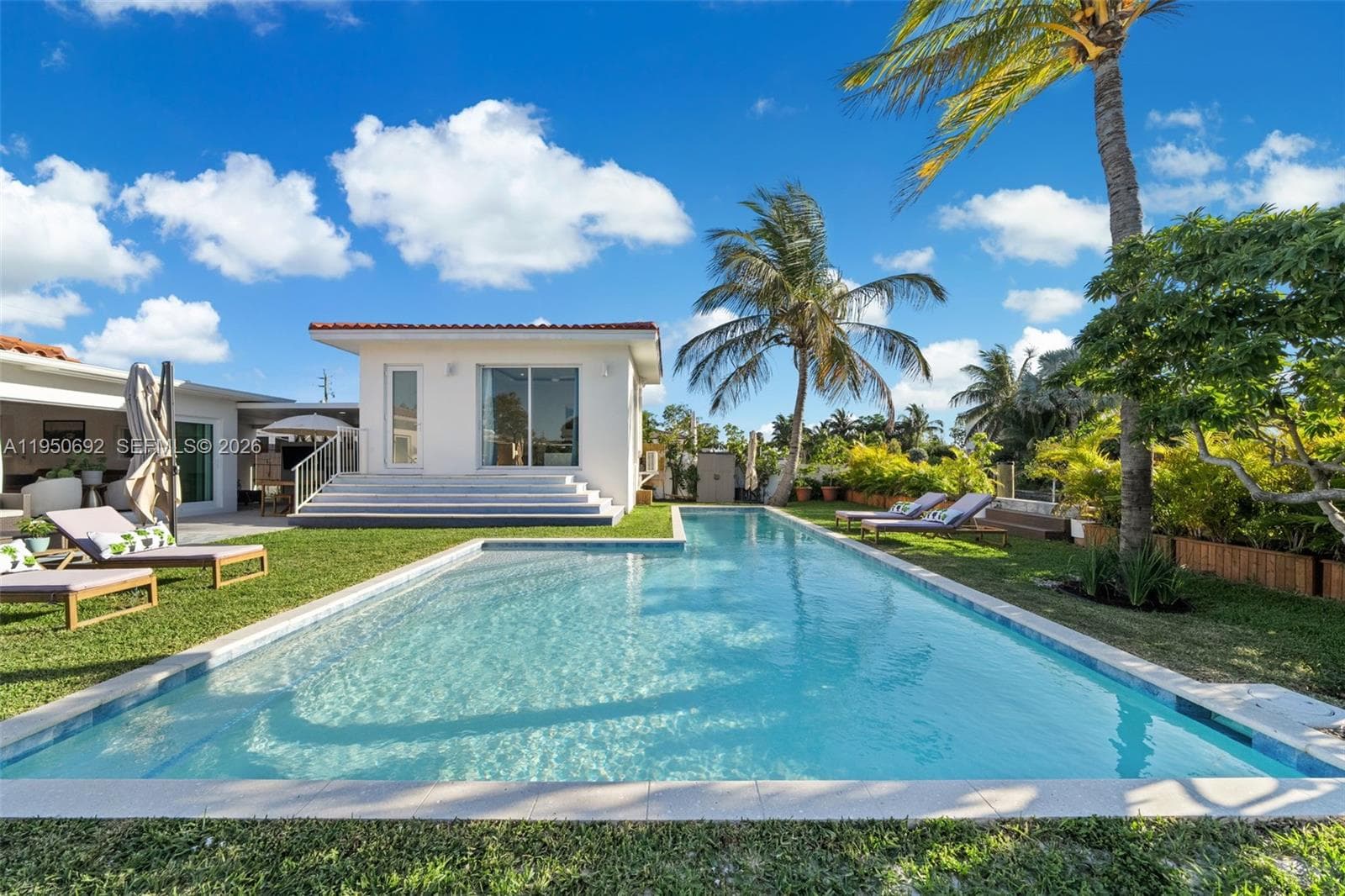 A11950692 — Miami Beach — 23