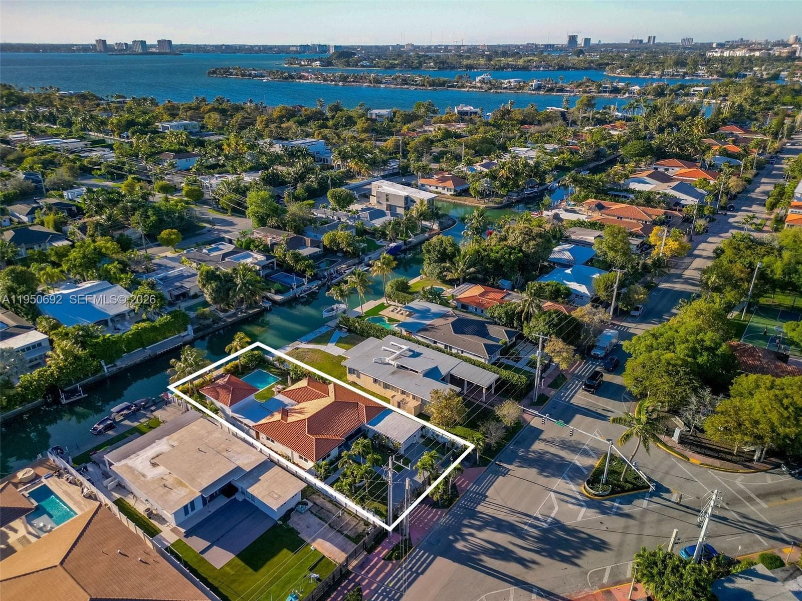 A11950692 — Miami Beach