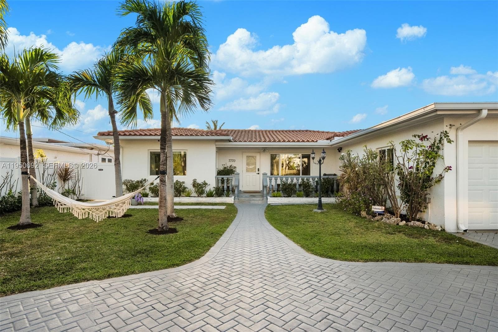 A11950692 — Miami Beach — 25