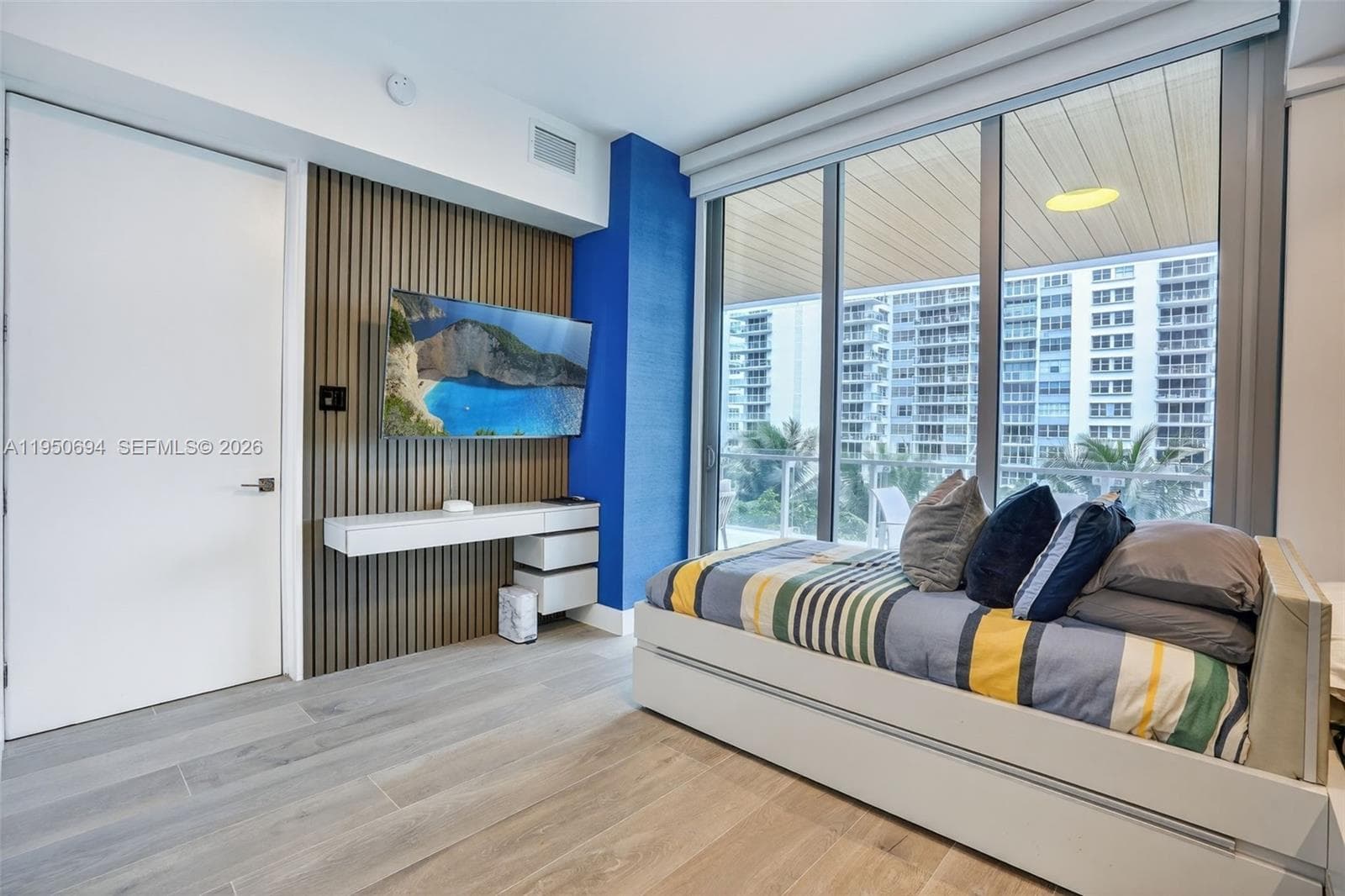 A11950694 — Miami Beach — 16